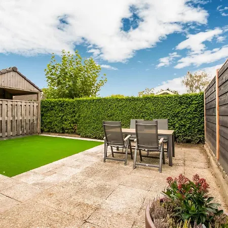 Rustic In With Garden בית נופש
